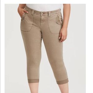 Torrid- CROPPED TWILL MILITARY PANT - 24